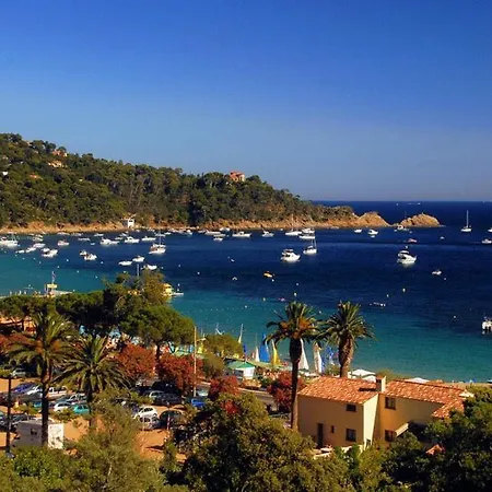 Mazet Tahiti Parc Apartment Le Lavandou