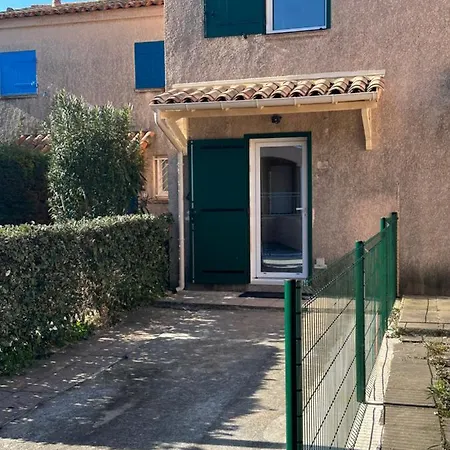 Mazet Tahiti Parc Apartment Le Lavandou